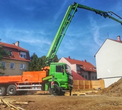Megkezdődött az építkezés!